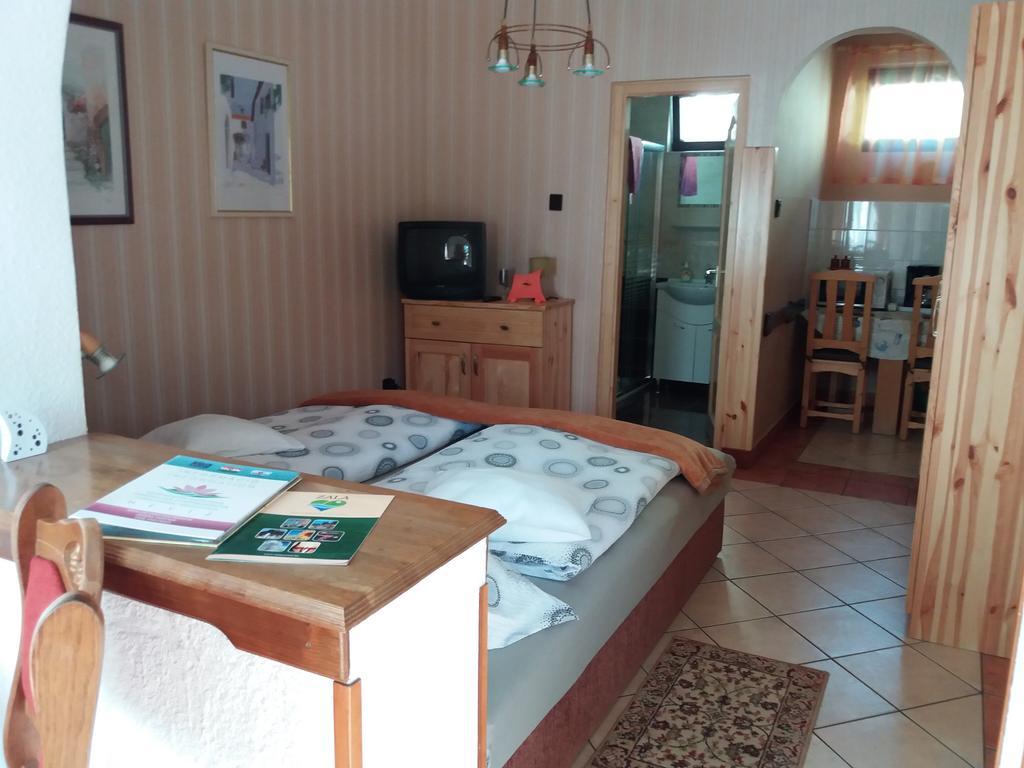 Kaiser Apartman Hévíz Екстериор снимка